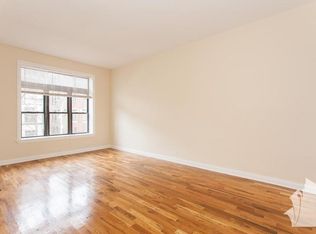636 W Oakdale Ave, Chicago, IL 60657