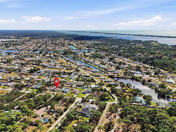 3rd image of 1531 Keyway Road