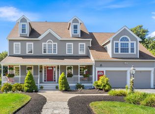 28 Farmington Dr, Shrewsbury, MA 01545