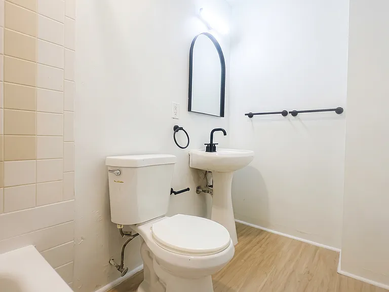 16805 Fairfax Ave — Photo 21