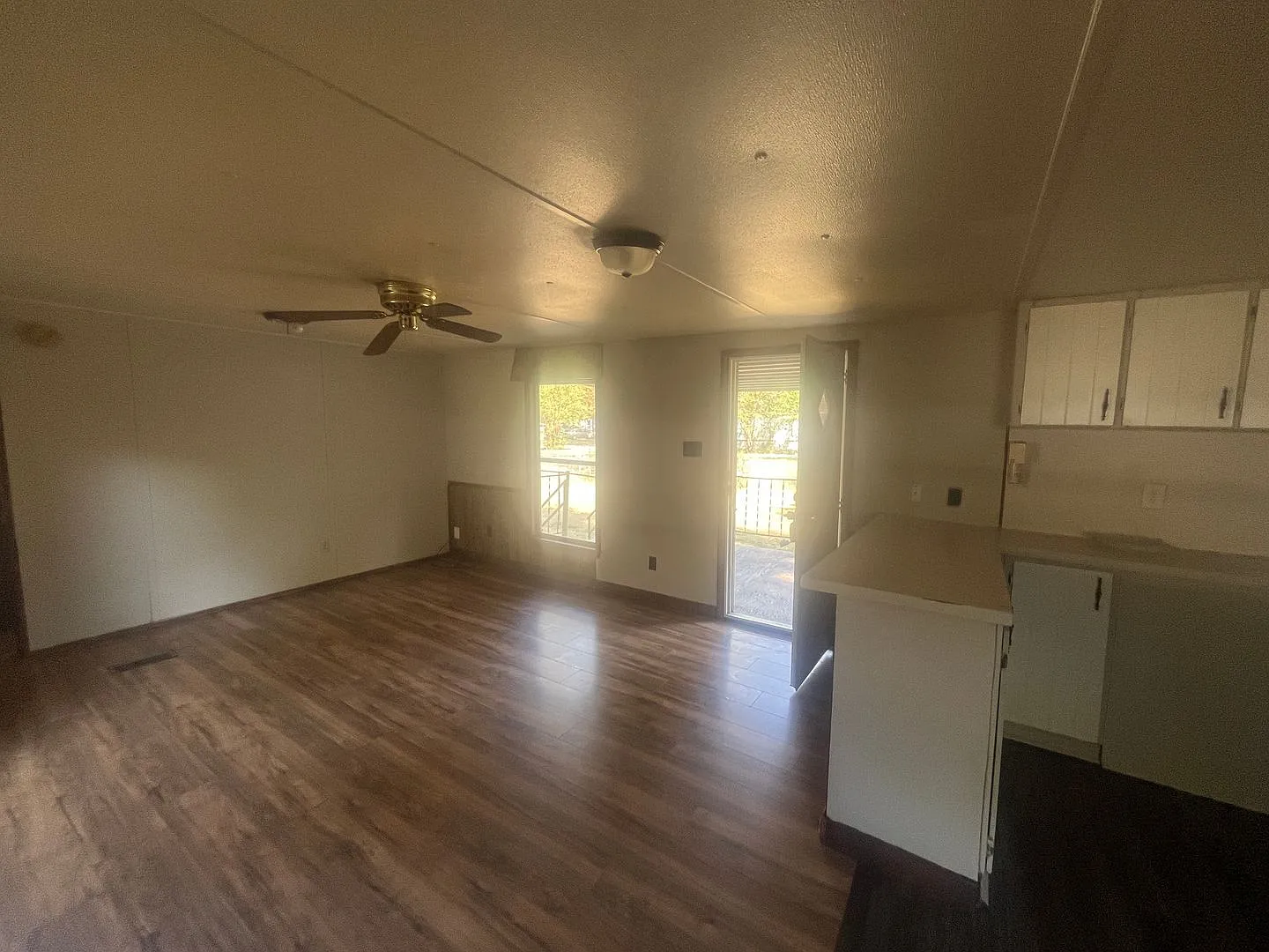 3 br 2 bath home on jacksonville — Photo 2