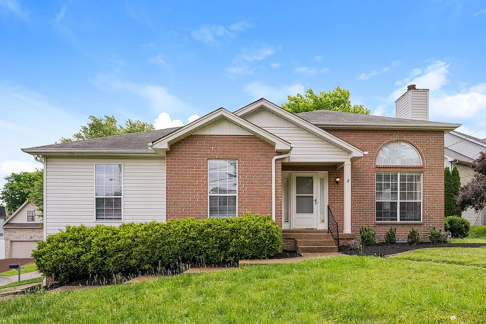 3 bed, 2.0 bath, 1788 sqft, $2,525 — Photo 1