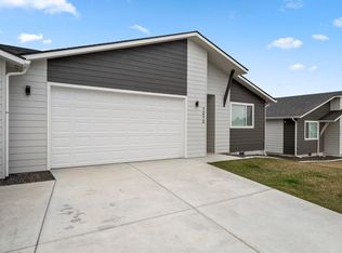 1211 N Coach Dr, Greenacres, WA 99016