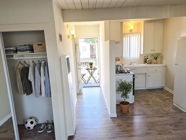 1030 W Olive Ave — Photo 2
