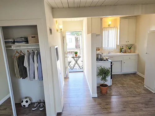 Best-Priced Studios At 1030 W. Olive Ave., Burbank, Ca 91506 Photo 1