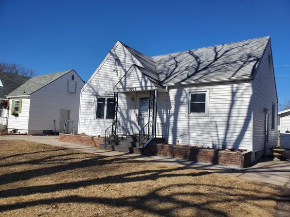 2708 W Koenig St, Grand Island, NE 68803