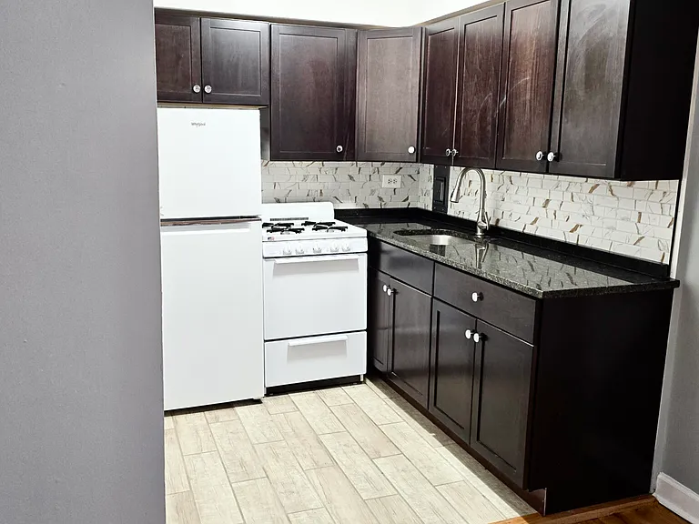 1515 W Morse Ave #204 — Photo 1
