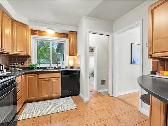 5th image of 602 Midland Blvd