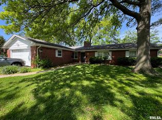 2401/2403 Lynnhaven Dr, Springfield, IL 62704