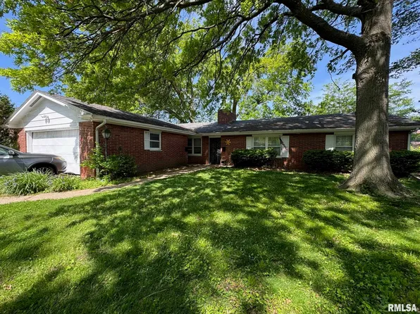 2401/2403 Lynnhaven Dr, Springfield, IL 62704