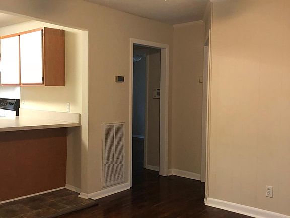 3rd image of 307 Pullen Ave