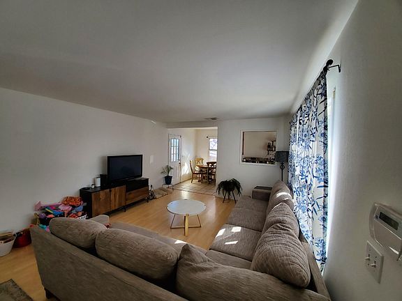 4th image of 1520 Ross St #1