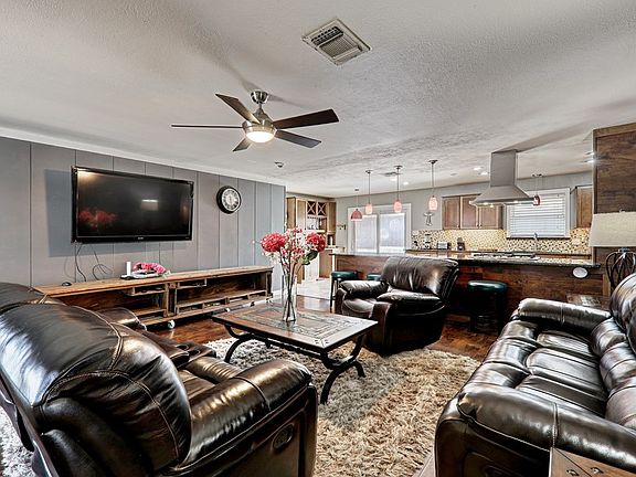 4th image of Meadowbrook Dr #729