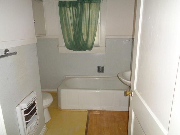 5th image of 1102 Portland Ave