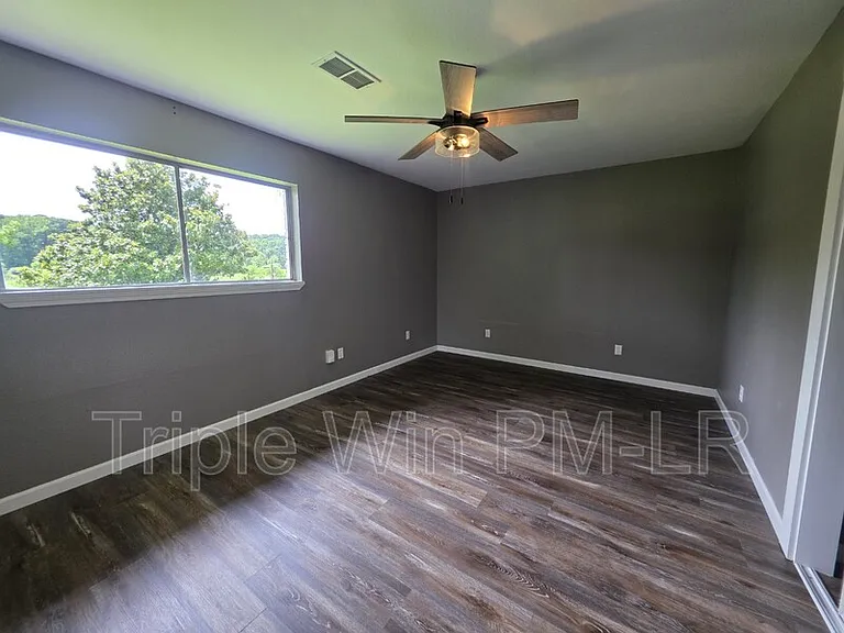 1908 E Lakeview — Photo 22