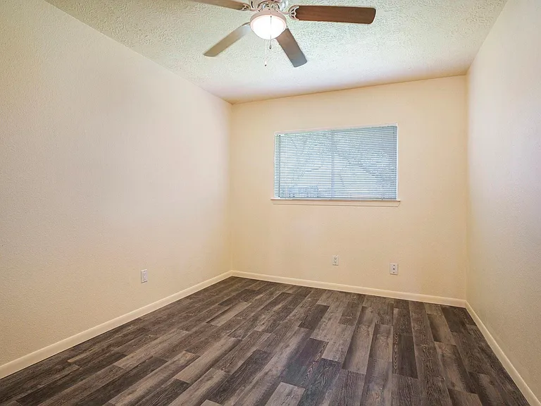 5904 Misty Meadow St — Photo 12