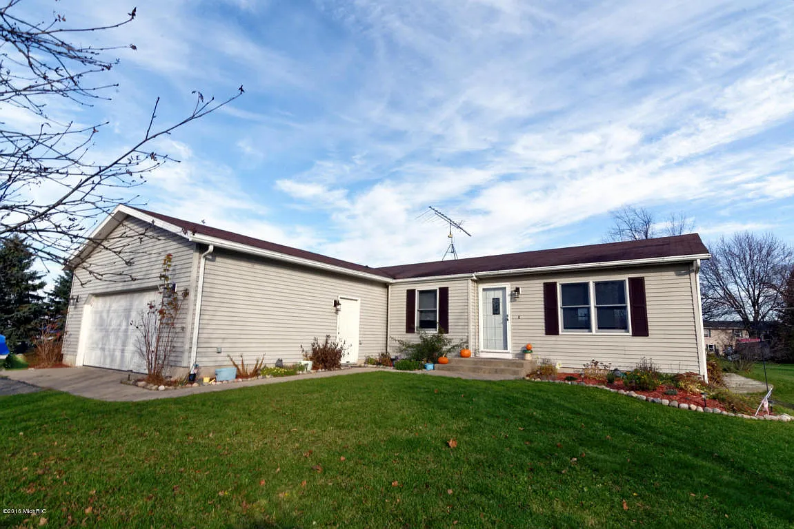 1375 Diamond Dr photo 1