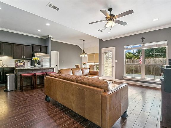 5th image of 4405 Bay View Dr