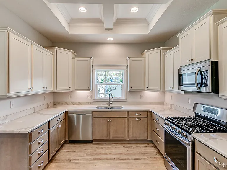 1398 Tullagee Ave — Photo 24
