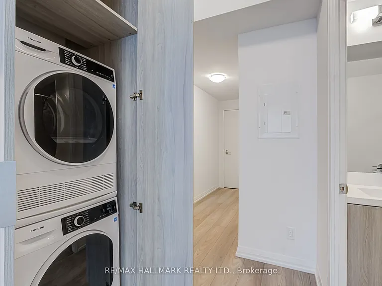 400 King St W #1701 — Photo 9