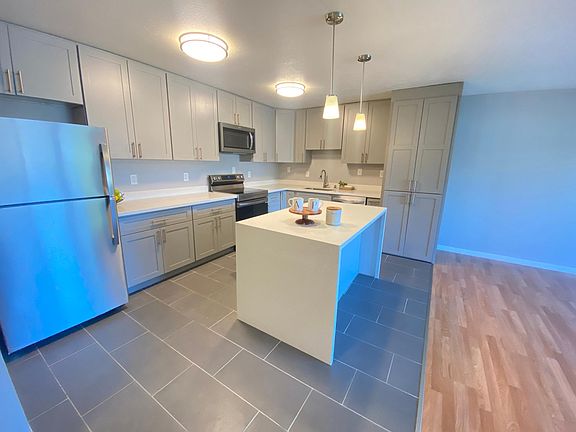 2nd image of 411 Euclid Ave APT 8