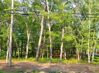 Starr Blvd, Calverton, NY 11933