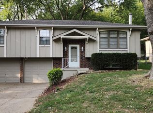 200 SW Keystone Dr, Blue Springs, MO 64014
