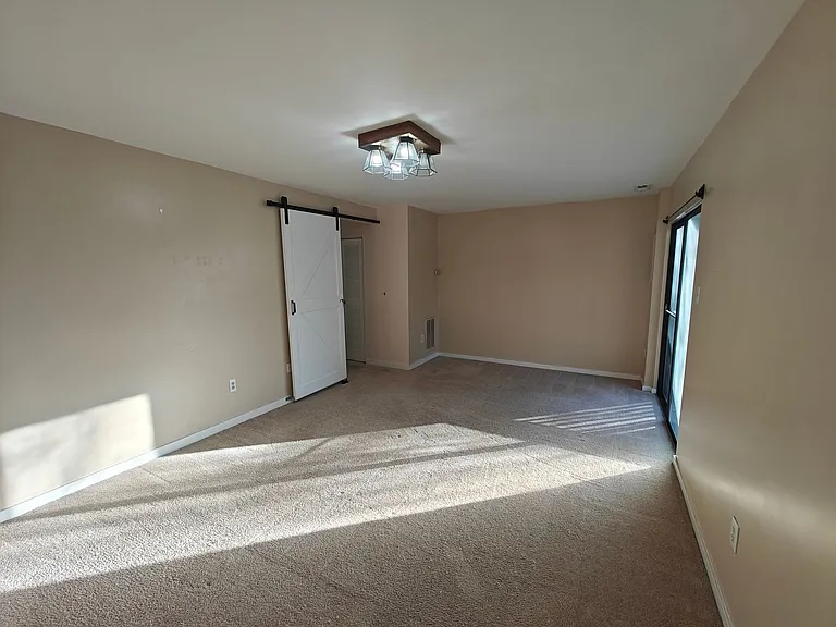 9523 Groundhog Dr — Photo 22