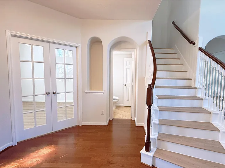 8610 Rising Oak Ln — Photo 35