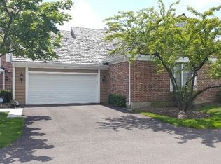 1420 Shire Cir #102, Inverness, IL 60067