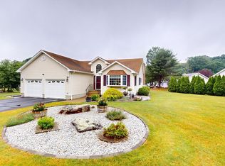 7 Fox Run Cir, Auburn, MA 01501