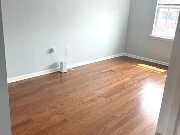 1209 Summit Avenue image 7 of 21