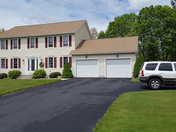 front w/garage