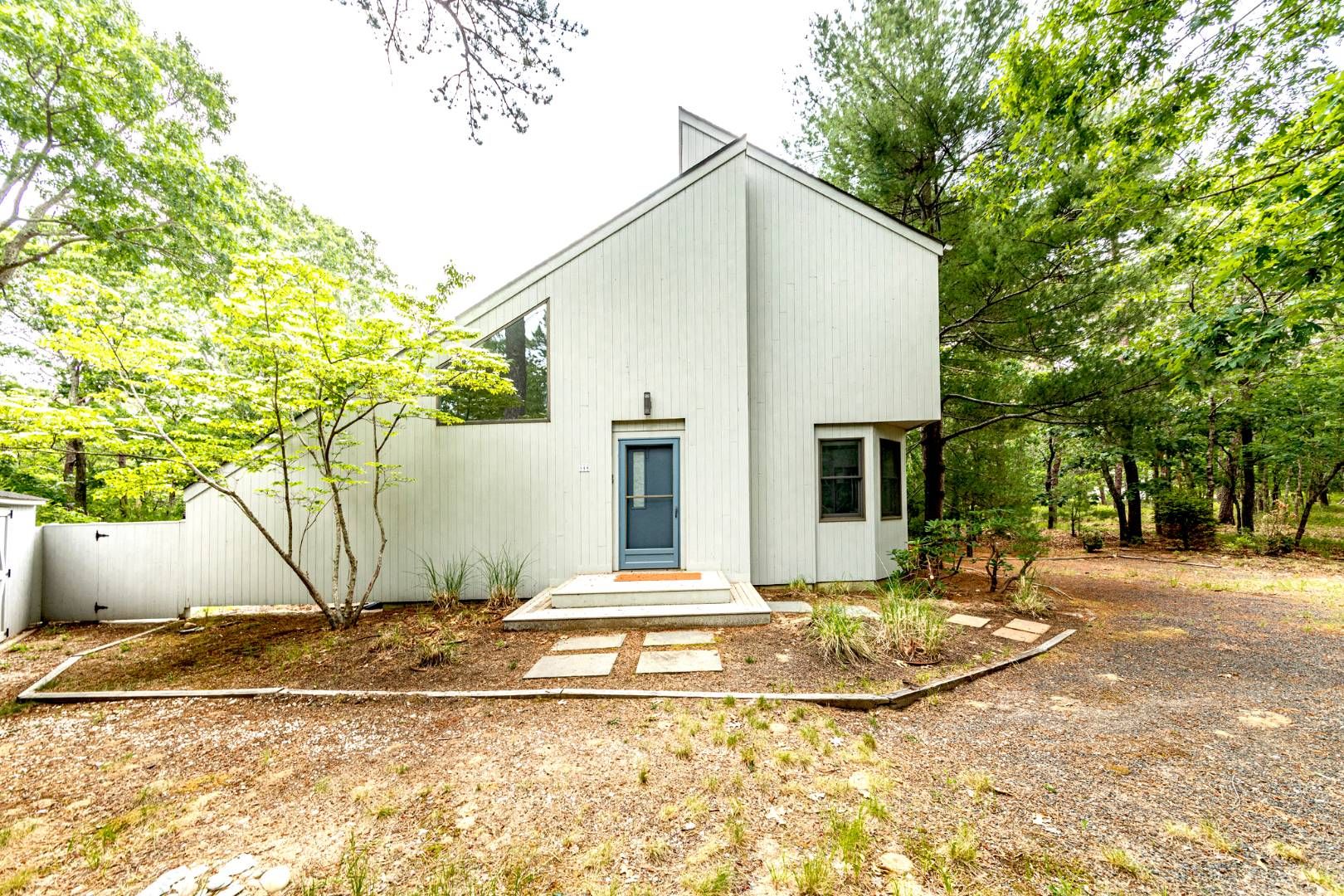 546 Wainscott Northwest Rd, East Hampton, NY 11937 Out East