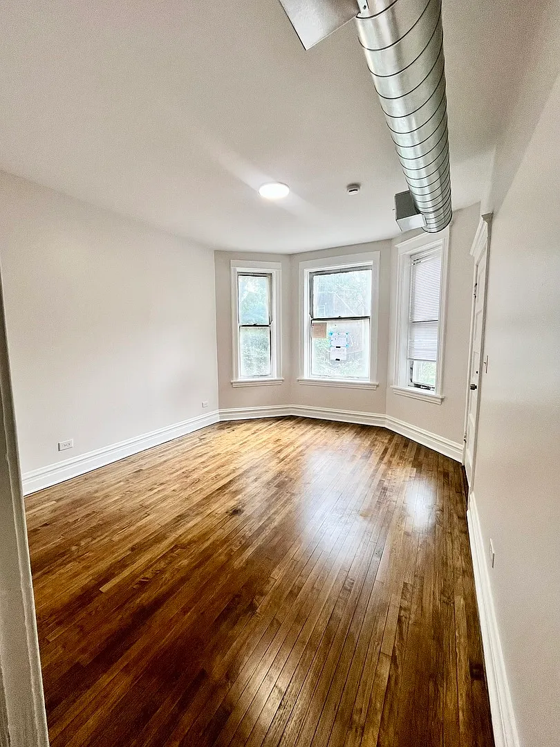 2 bed, 875 sqft, $1,700 — Photo 3