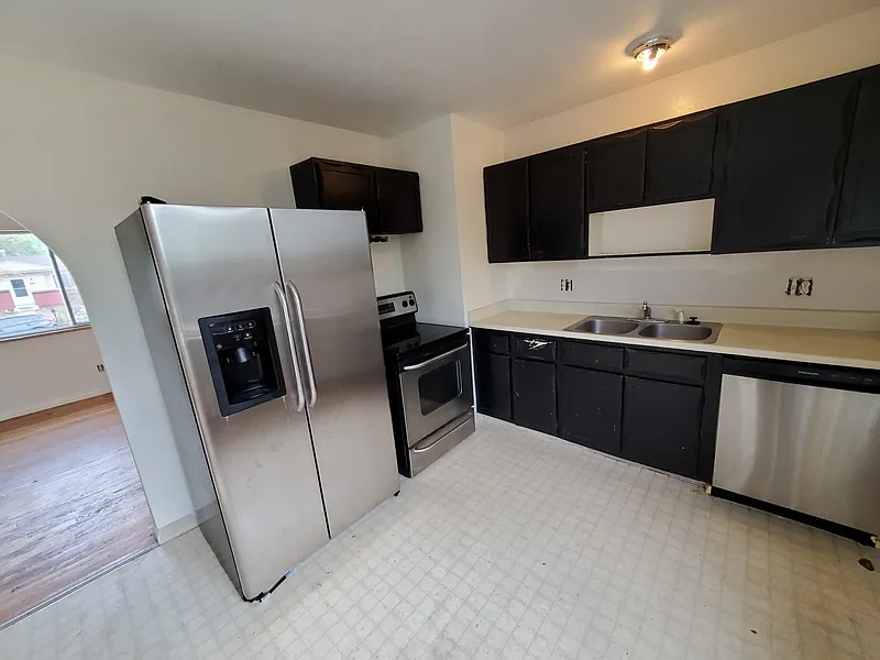 4 bed, 1872 sqft, $2,150 — Photo 3