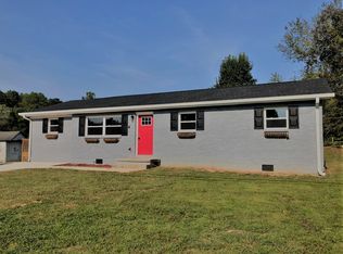 547 Norwood Dr, Oliver Springs, TN 37840