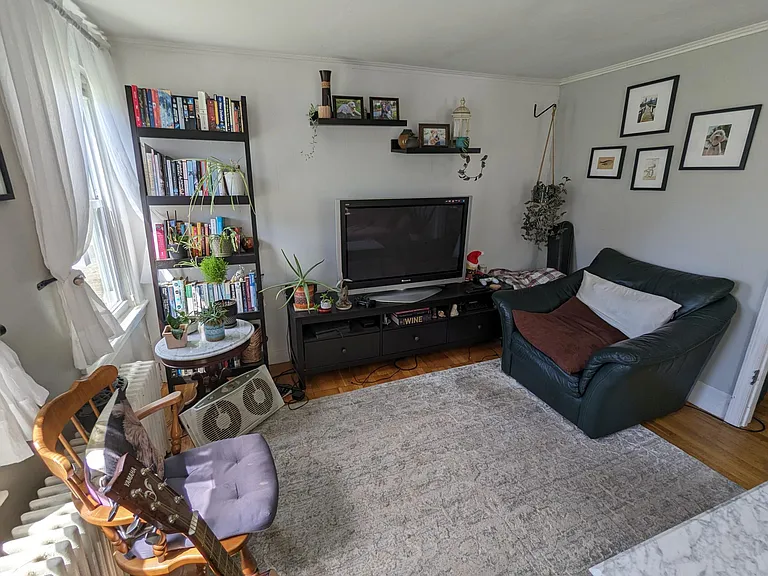140 Grove St — Photo 1