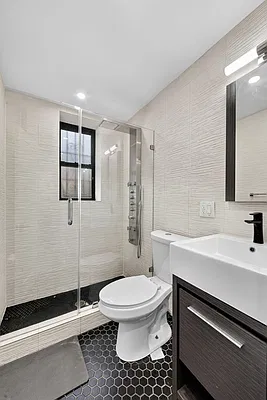 Bathroom, photo 1