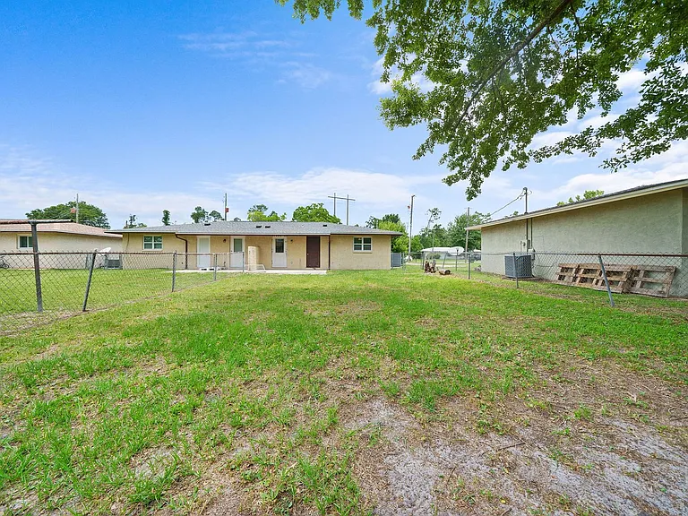 1019 Bradford Cir — Photo 26