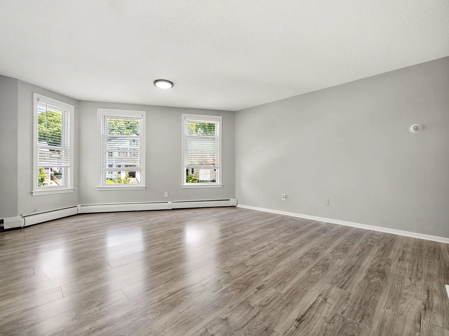 4 bed, 1450 sqft, $3,250 — Photo 4