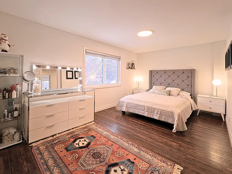 94 Meighen Ave — Photo 12