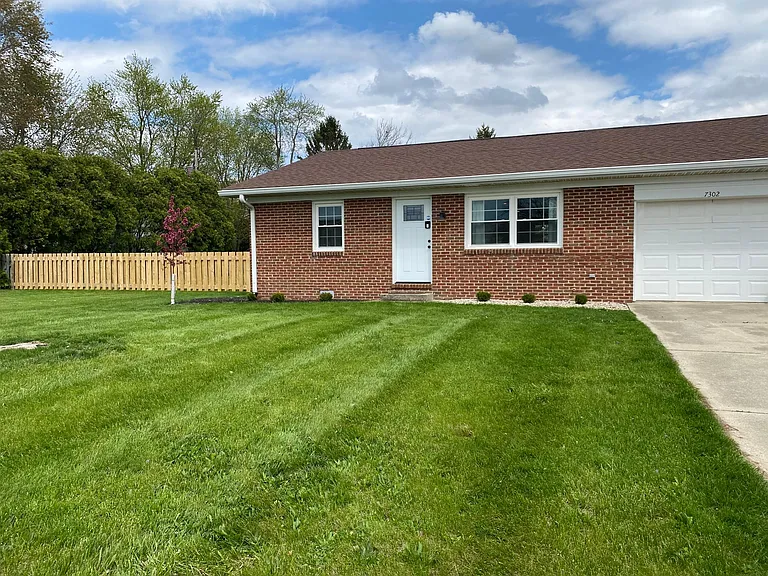 7302 N Buddy Dr — Photo 1