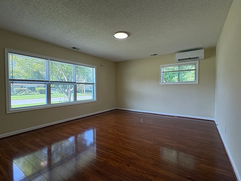Good-Size Living Room w/ Mini-Split Heat-Pump