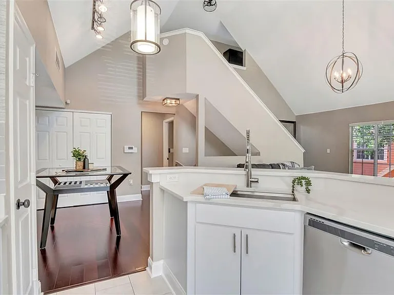 9130 Lake Chase Island Way #9130 — Photo 11