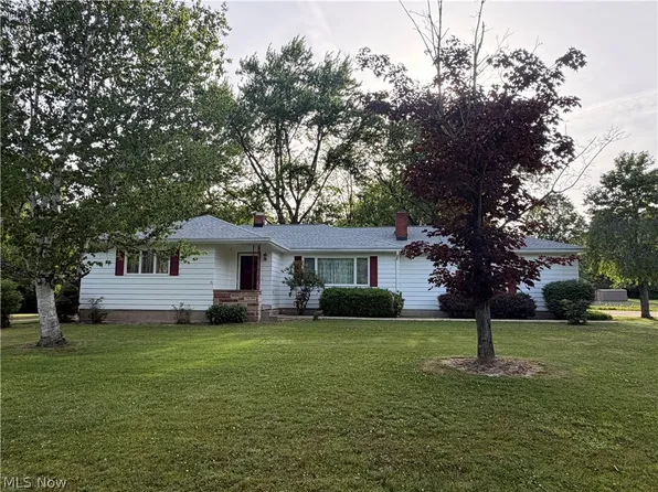 2849 Hoagland Blackstub Rd, Cortland, OH 44410