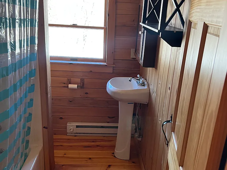 250 Mattenberg Ave — Photo 2