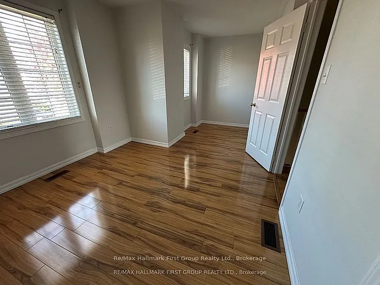 39 Robideau Pl — Photo 49