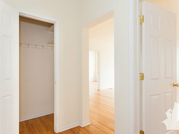 2nd image of 1833 W Lawrence Ave