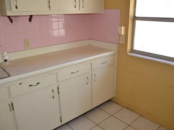5th image of 2309 W Kirby St